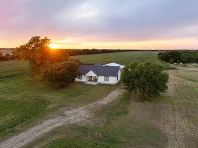 300 Grellhesl, West TX 76691