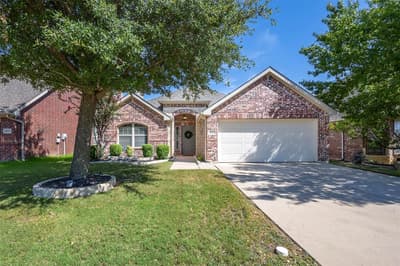 4521 Lakeside Hollow Street, Fort Worth TX 76262 - Photo 2