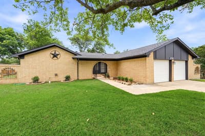 6748 Greenacres Drive, North Richland Hills TX 76182