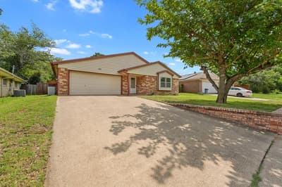 1926 Creek Wood Court, Irving TX 75060