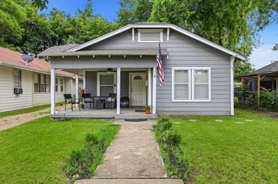 2518 Gladstone Drive, Dallas TX 75211