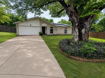 527 Shelly Court, Duncanville TX 75137