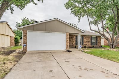 6925 Sandstone Court, Fort Worth TX 76120