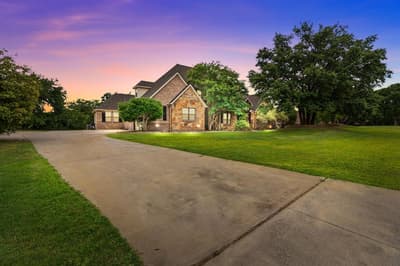 7348 Brady Oaks Drive, Fort Worth TX 76135