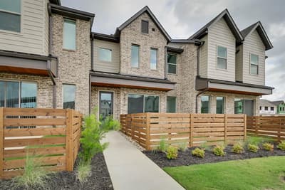 2620 La Cala Drive, Grand Prairie TX 75054 - Photo 2