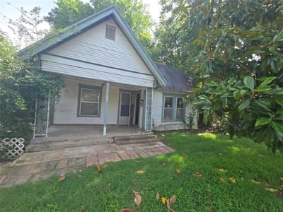 2610 Brandon Street, Dallas TX 75211