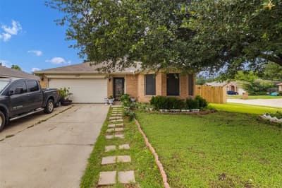 300 Comiskey Court, Saginaw TX 76179