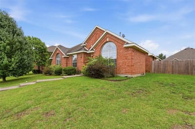 1700 Wylie Creek Drive, DeSoto TX 75115 - Photo 2