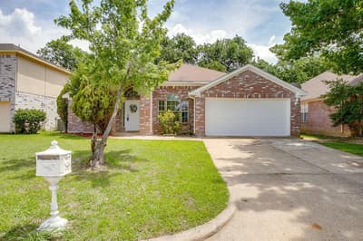 1104 Angel Fire Lane, Arlington TX 76001