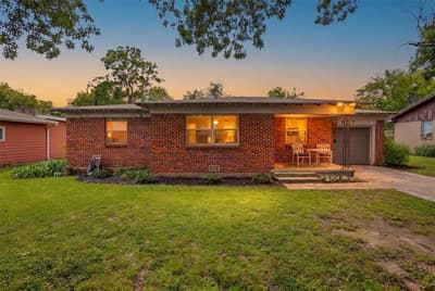 807 Elizabeth Boulevard, Granbury TX 76048 - Photo 2
