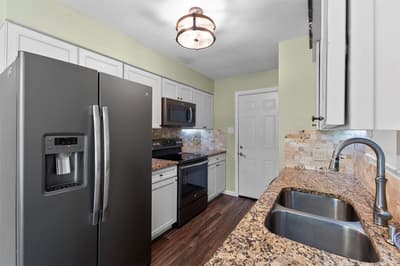 4108 Cypress Springs Drive, Arlington TX 76001 - Photo 3