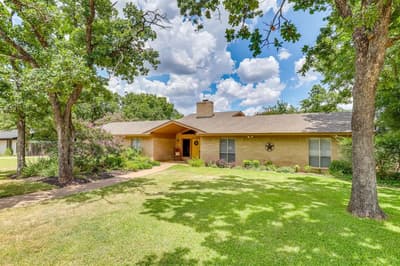 109 Timber Ridge Circle, Burleson TX 76028
