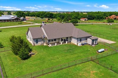 10040 Horseshoe Nail Road, Pilot Point TX 76258 - Photo 4