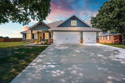 524 E Carol Street, Pilot Point TX 76258