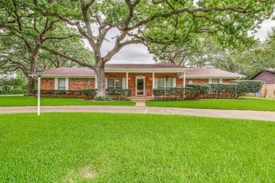 607 N Parkridge Drive, Mansfield TX 76063 - Photo 2