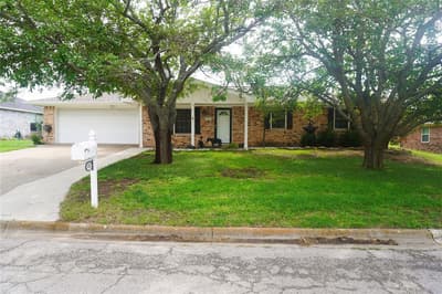 1304 Bellaire Street, Bowie TX 76230