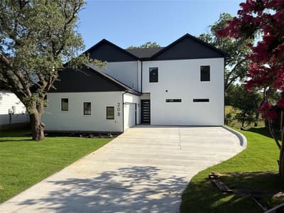 208 Silverleaf Drive, Fort Worth TX 76112