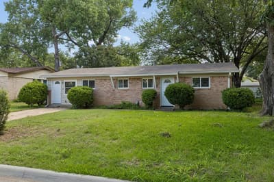 2013 Alan A Dale Road, Arlington TX 76013