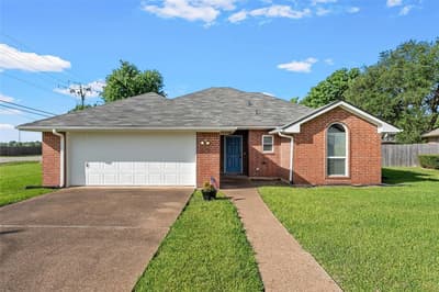 316 Evergreen Court, Hewitt TX 76643