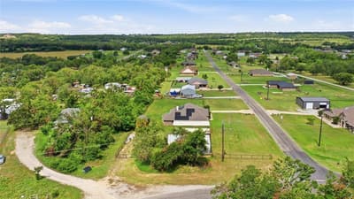 101 Hampton Lane, Springtown TX 76082 - Photo 3