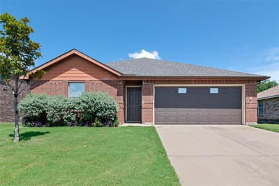 1200 First Street, Sanger TX 76266