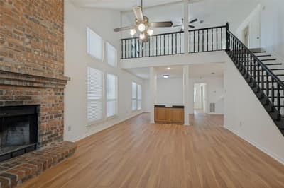 617 Valley Spring Drive, Arlington TX 76018 - Photo 5