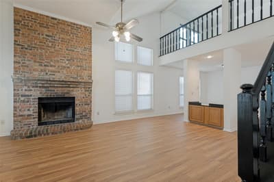 617 Valley Spring Drive, Arlington TX 76018 - Photo 4