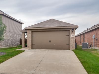 911 Corral Street, Royse City TX 75189 - Photo 2