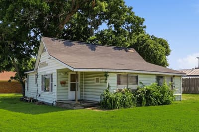 218 W Worth Street, Grapevine TX 76051