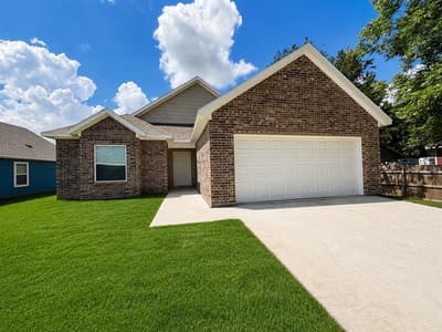 600 Crockett Drive, Cleburne TX 76033 - Photo 2