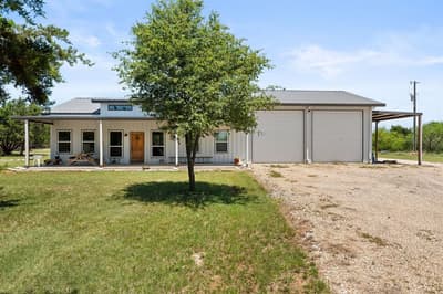 181 Private Road 197, Blum TX 76627