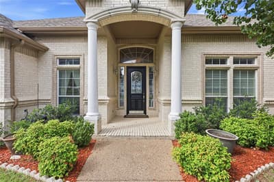 8804 Summit Point Court, Fort Worth TX 76179 - Photo 3