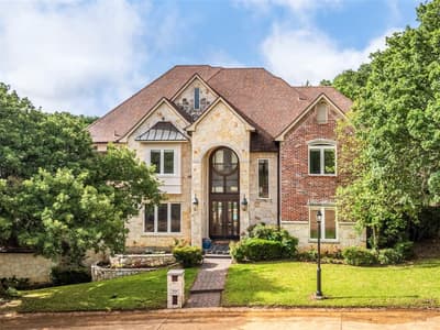 2639 Hemingway Court, Arlington TX 76006 - Photo 2