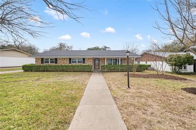 740 Wedgewood Drive, Woodway TX 76712 - Photo 2