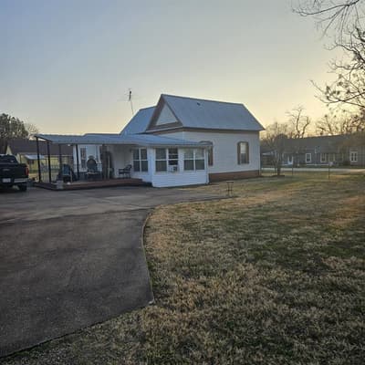608 N Colorado Street, Whitney TX 76692 - Photo 5