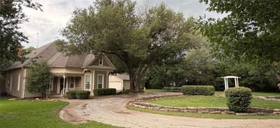 445 W Belknap Street, Jacksboro TX 76458 - Photo 5