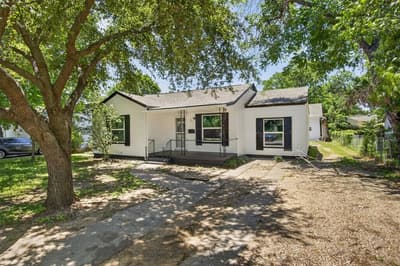 821 Gustav Street, River Oaks TX 76114