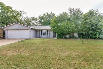 1904 Old Kirk Road, Bedford TX 76022