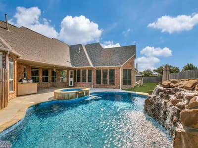4304 Tree House Lane, Corinth TX 76208