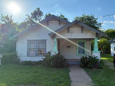 2909 Lenway Street, Dallas TX 75215