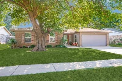 217 N Heights Drive, Crowley TX 76036