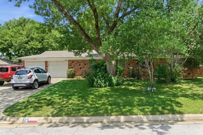 7017 Oakland Lane, North Richland Hills TX 76180