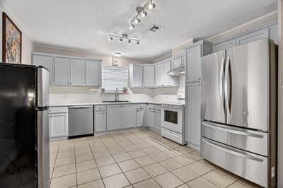 408 Grandview Drive, Granbury TX 76049 - Photo 5