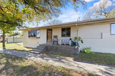 1829 N Main Street, Weatherford TX 76085