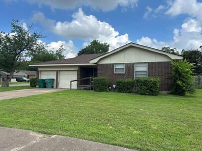 1821 W Belden Street, Sherman TX 75092