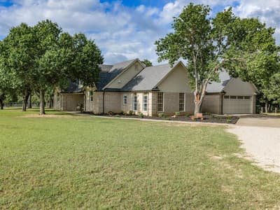 210 County Road 2696, Alvord TX 76225