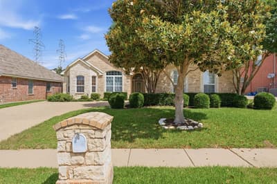 5504 Plata Lane, Benbrook TX 76126