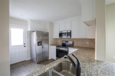 901 N Barrett Avenue, Denison TX 75020 - Photo 5