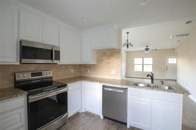 901 N Barrett Avenue, Denison TX 75020 - Photo 4