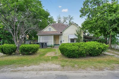 406 E Willingham Street, Cleburne TX 76031